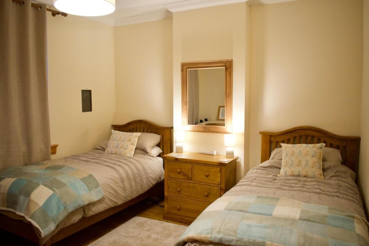 Newly Refurbed Home With Free Parking EDI Exteriér fotografie
